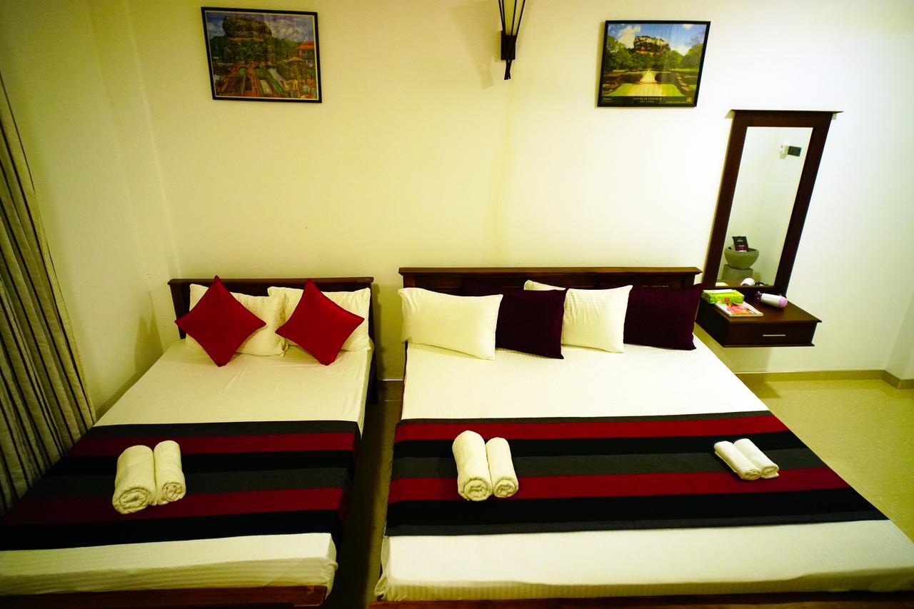 Airport 4 Season Transit Hotel Katunayaka Kültér fotó