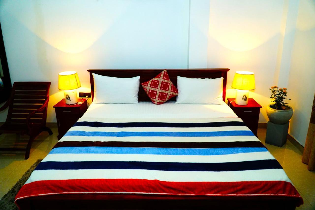 Airport 4 Season Transit Hotel Katunayaka Kültér fotó